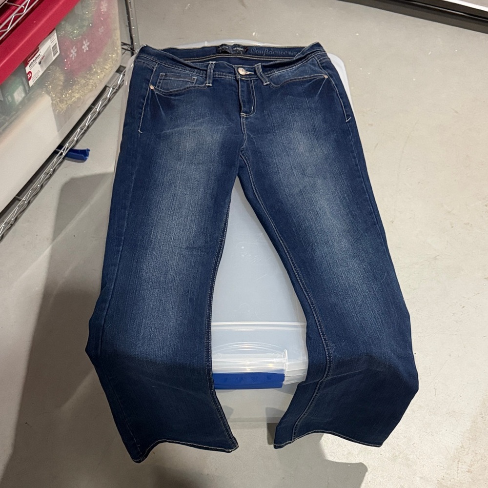 NWOT Curve Appeal Bootcut Jeans Size 10 💛